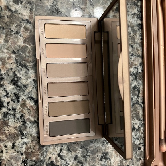 Naked eye shadow - Picture 3 of 4